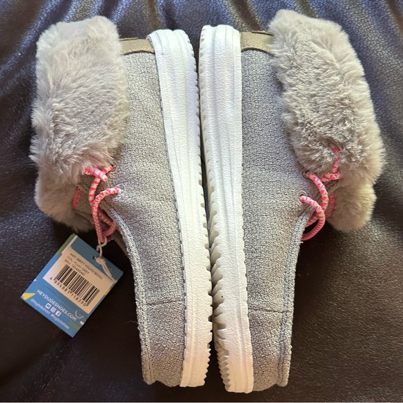 NEW Hey Dude fur lined shoes - new with tags! - Picture 9 of 16